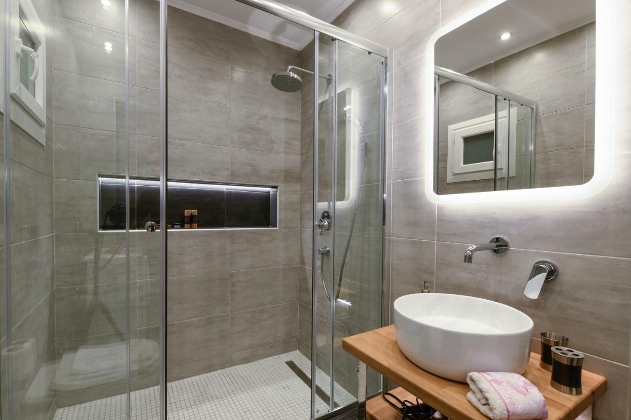 Adell Luxury Apartments Kavala Bagian luar foto